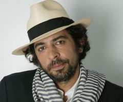 Okan Bayülgen ön resim Okan Bayülgen